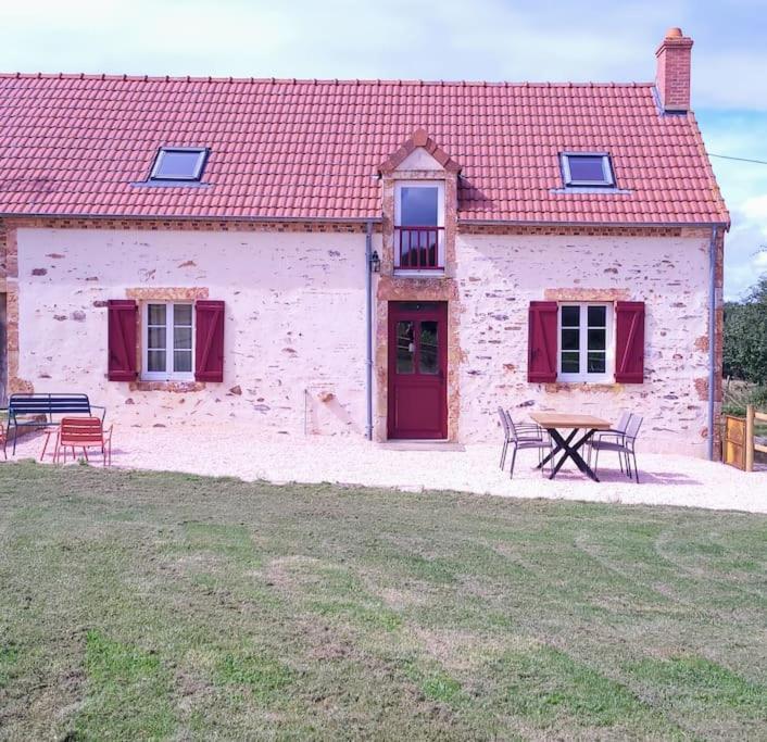 Gite Au Centre De La France Vesdun Exteriör bild